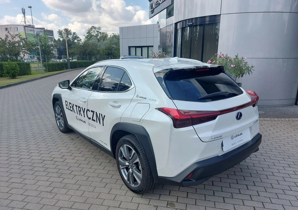 Lexus UX cena 264900 przebieg: 10535, rok produkcji 2022 z Szczecin małe 596